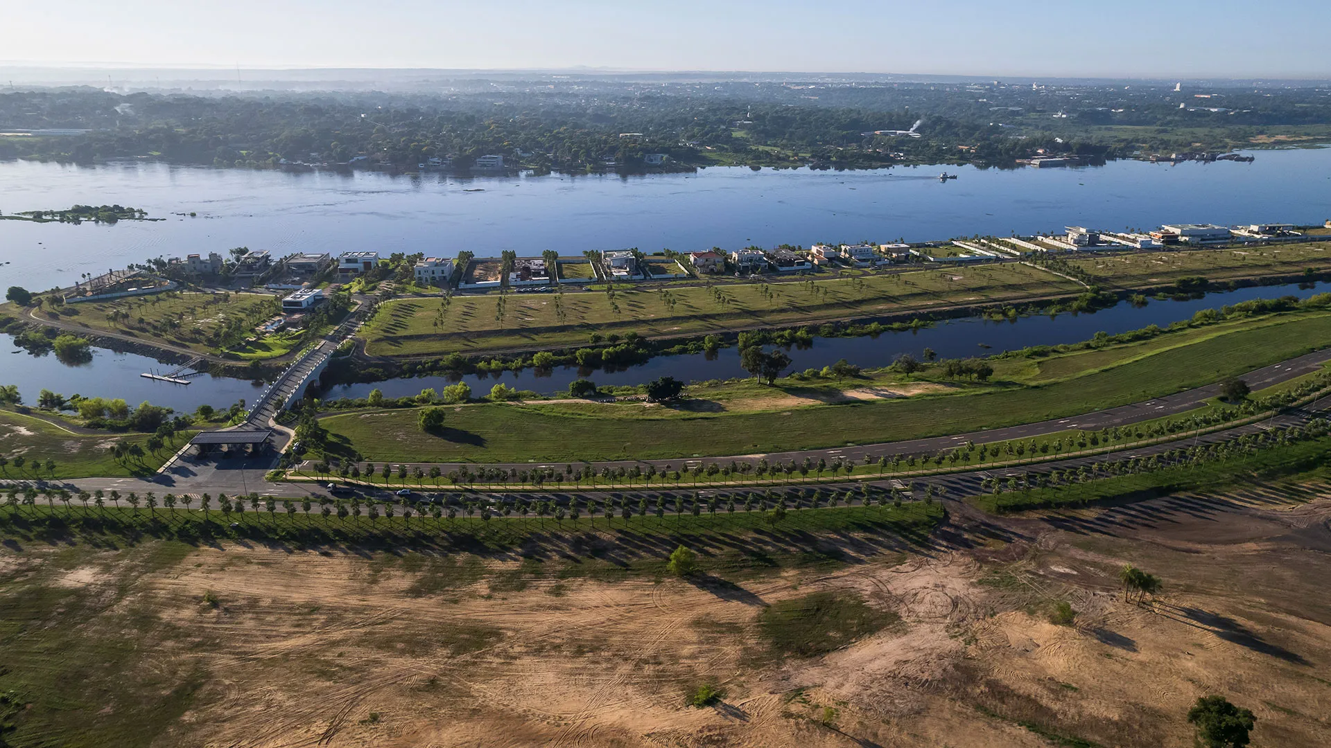 La Isla — El Delta — 2